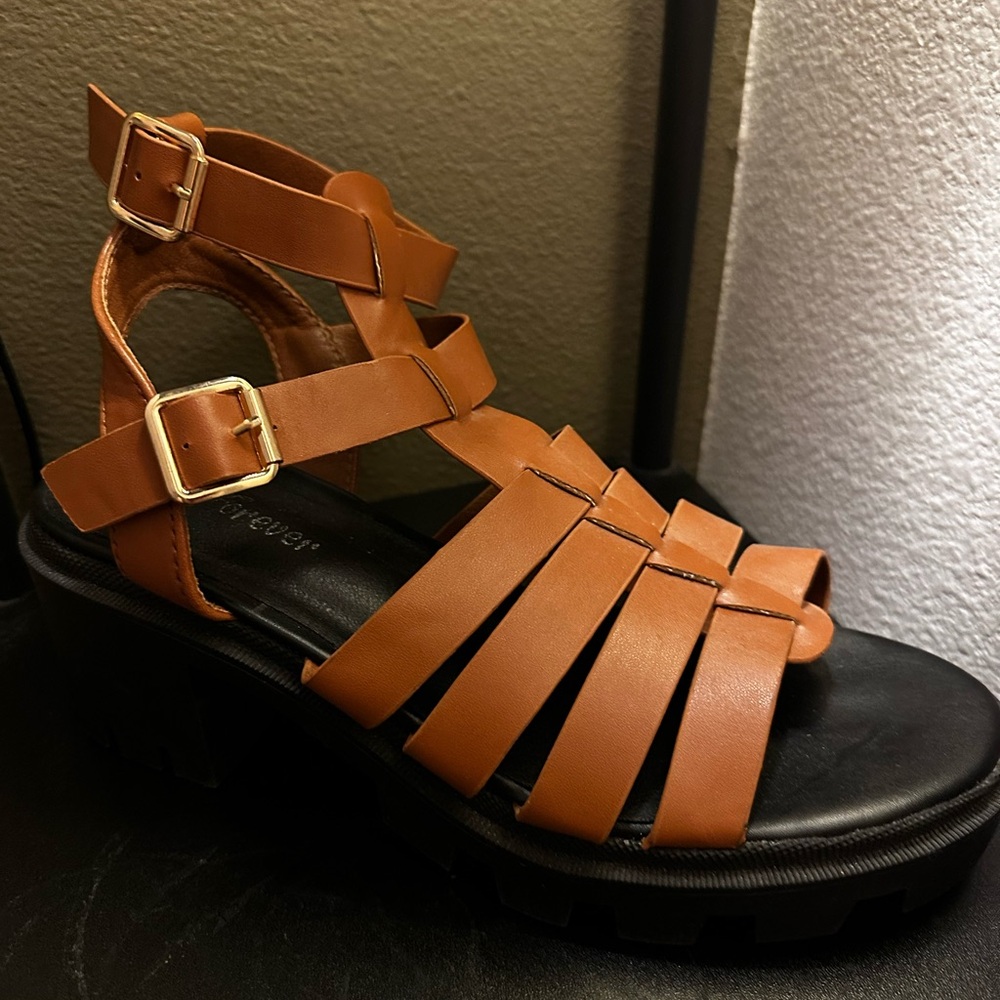 Forever Women's Tan Platform Sandals